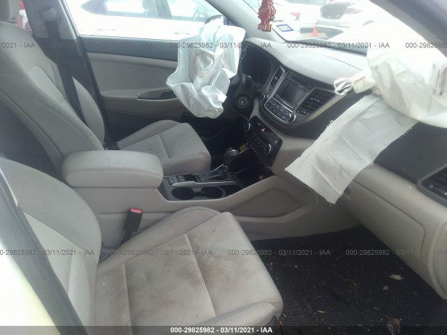 Photo 4 VIN: KM8J33A45GU184039 - HYUNDAI TUCSON 