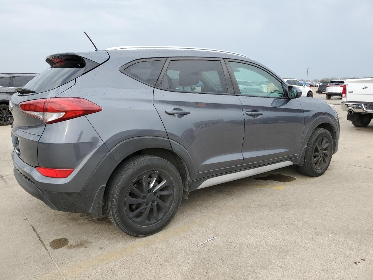 Photo 2 VIN: KM8J33A45HU462410 - HYUNDAI TUCSON 