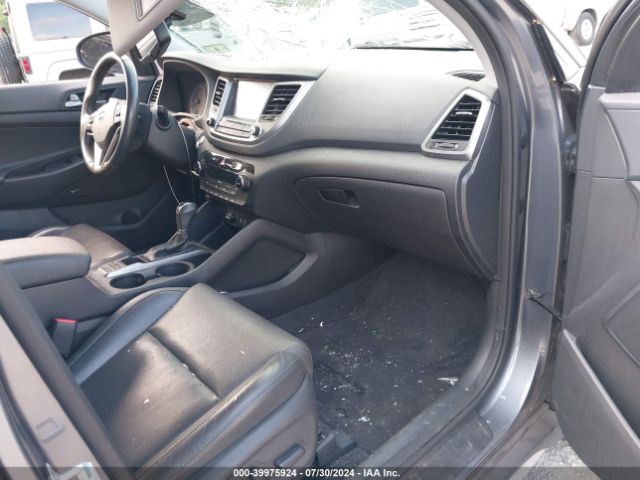 Photo 4 VIN: KM8J33A45JU682751 - HYUNDAI TUCSON 