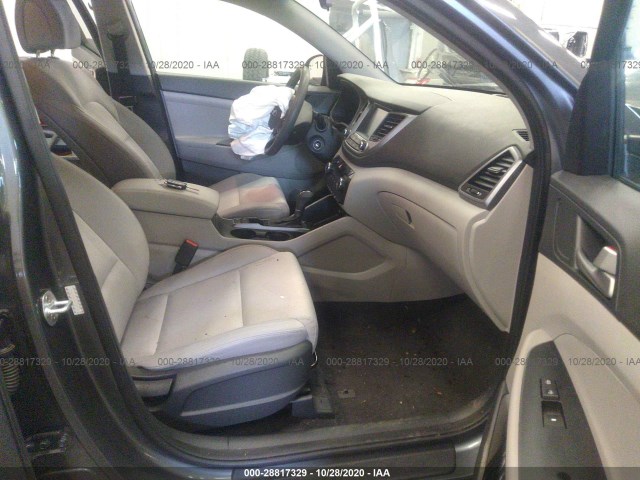 Photo 4 VIN: KM8J33A45JU725727 - HYUNDAI TUCSON 