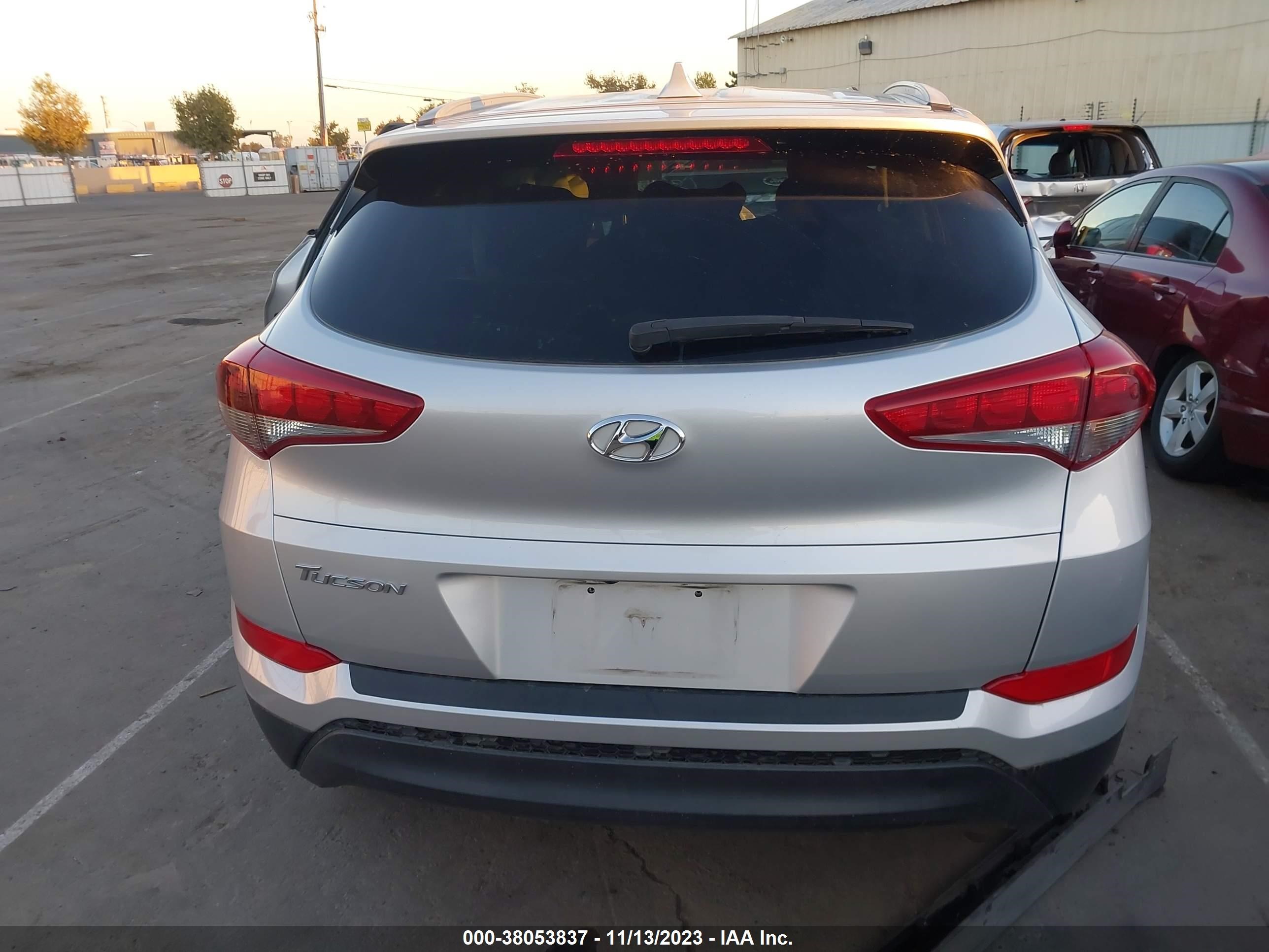 Photo 15 VIN: KM8J33A45JU736520 - HYUNDAI TUCSON 