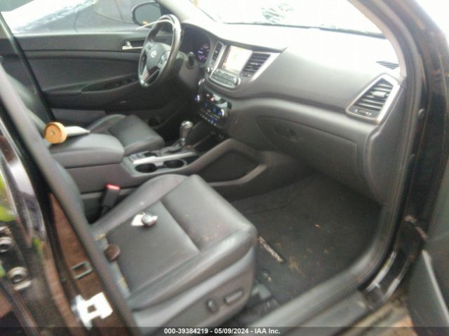 Photo 4 VIN: KM8J33A45JU779853 - HYUNDAI TUCSON 