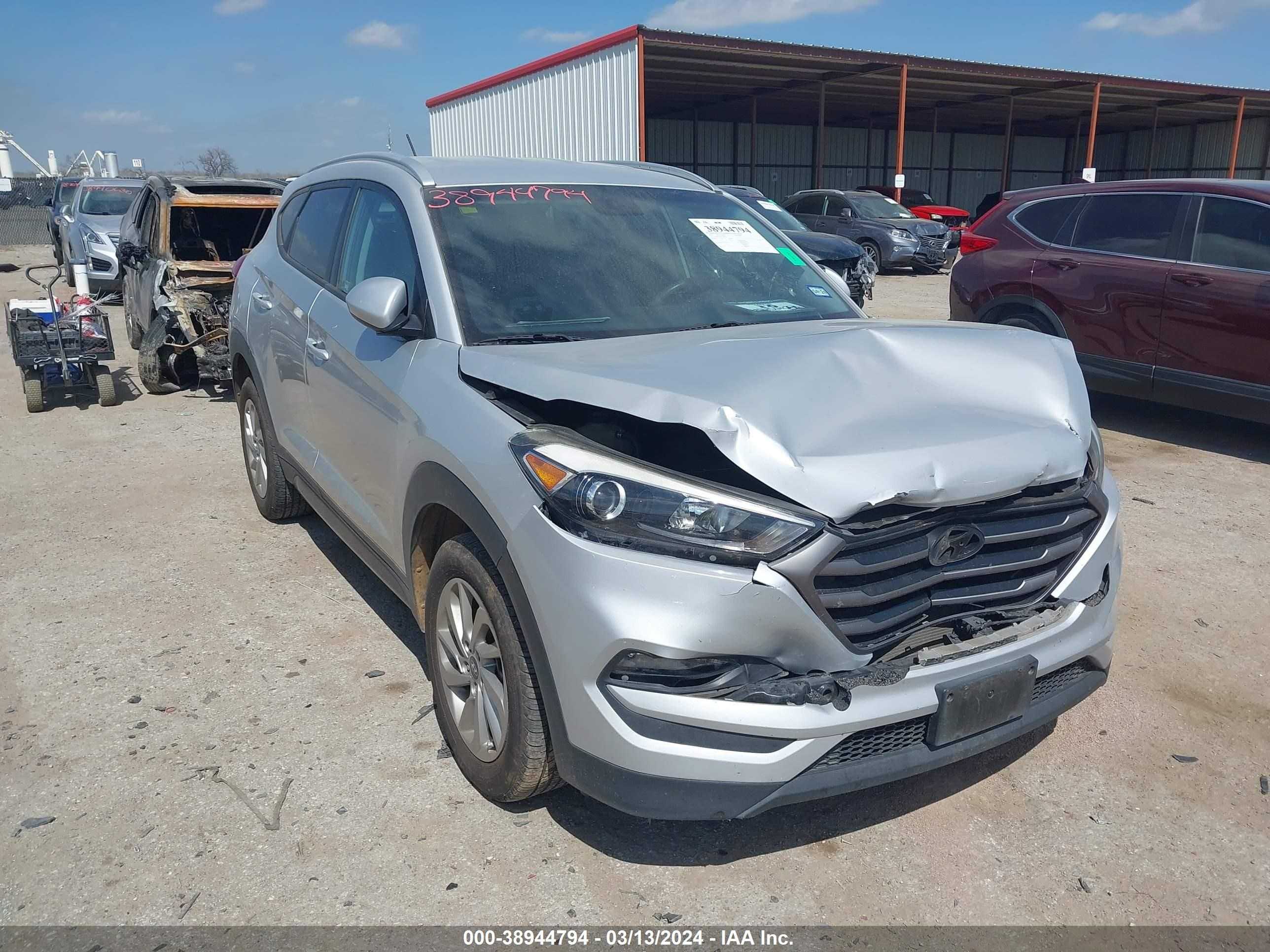 Photo 0 VIN: KM8J33A46GU089036 - HYUNDAI TUCSON 