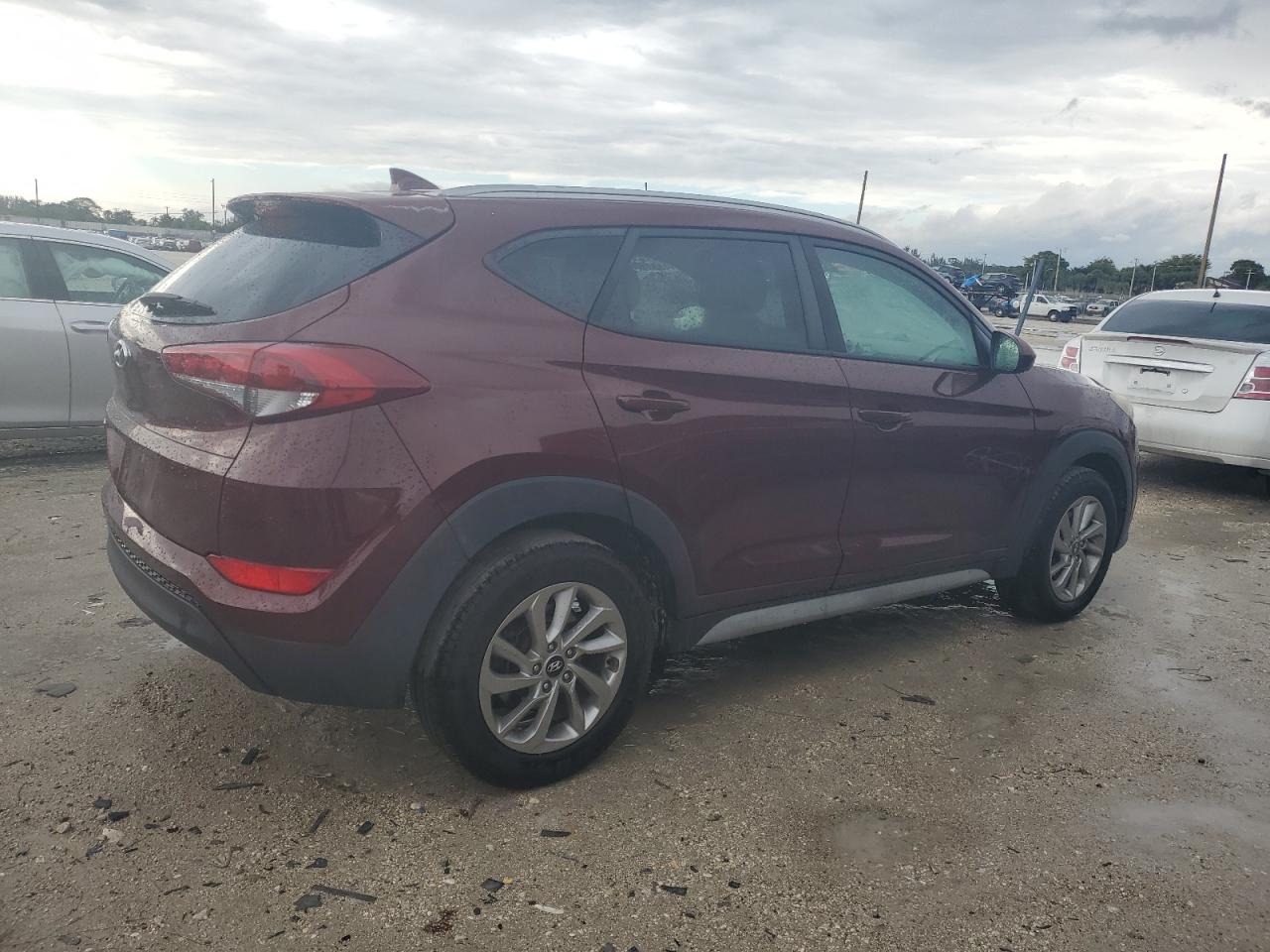 Photo 2 VIN: KM8J33A46JU601577 - HYUNDAI TUCSON 