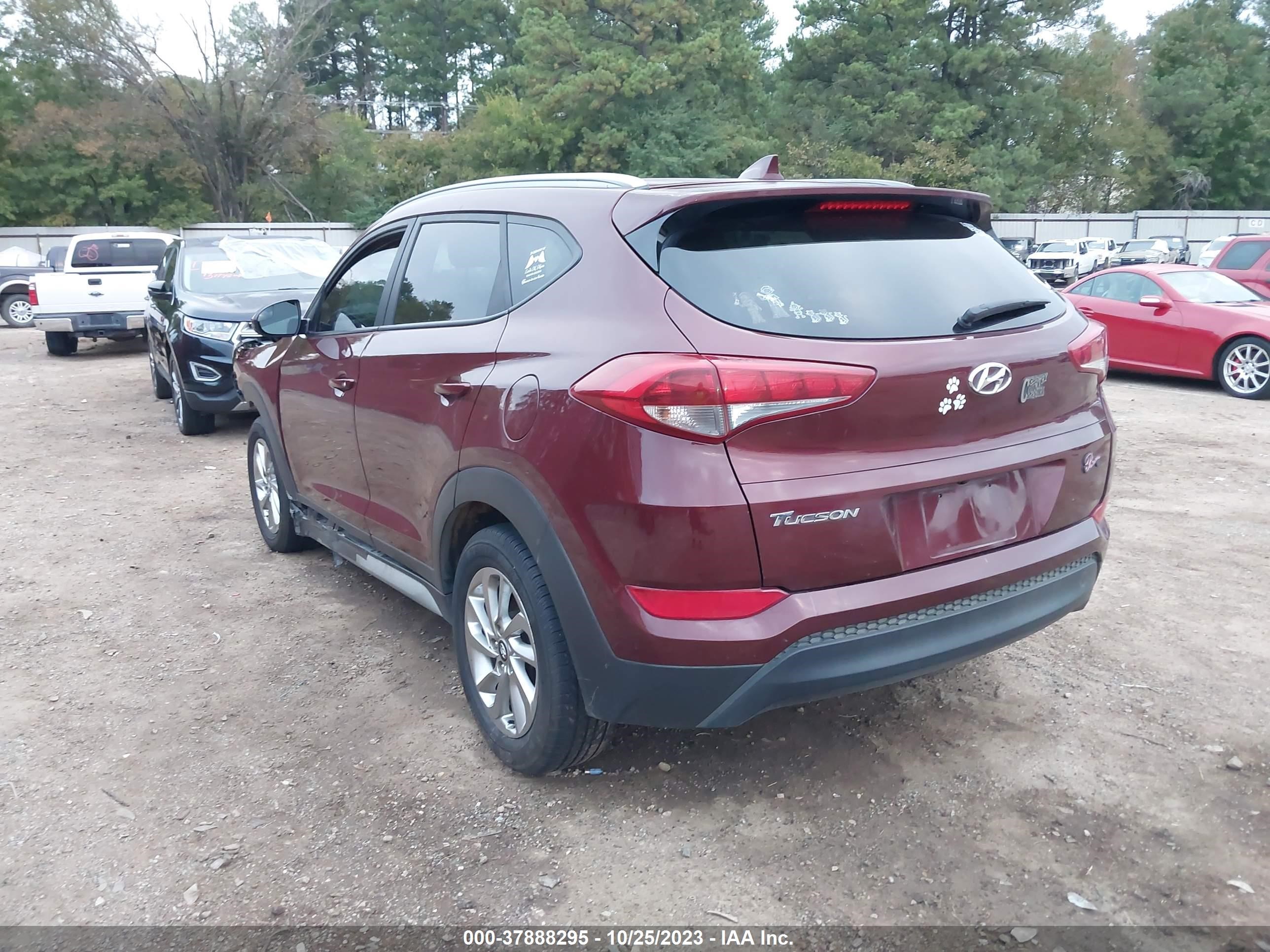 Photo 2 VIN: KM8J33A46JU660810 - HYUNDAI TUCSON 