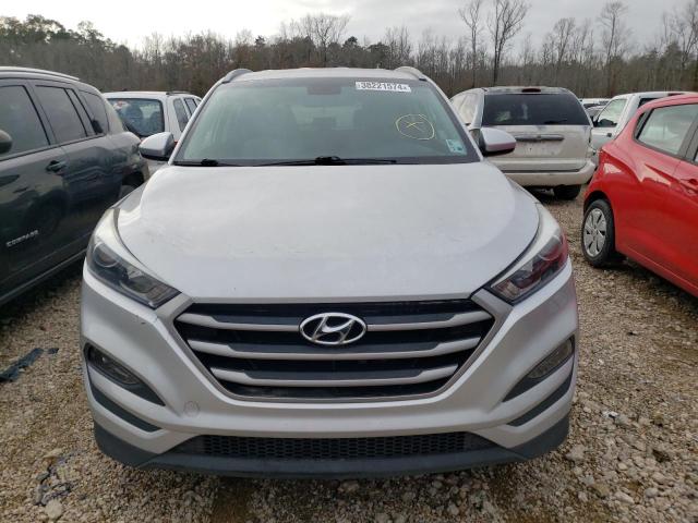 Photo 4 VIN: KM8J33A46JU710900 - HYUNDAI TUCSON 