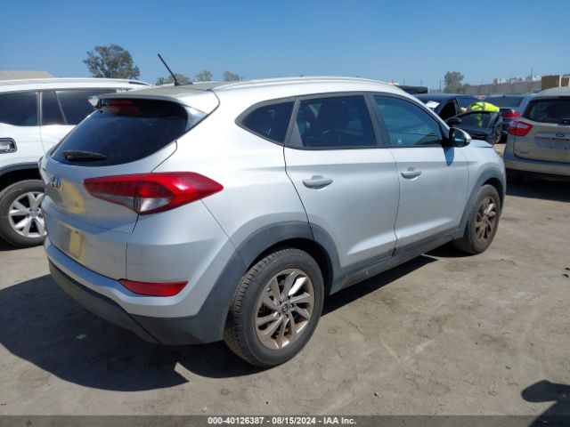 Photo 3 VIN: KM8J33A47GU137014 - HYUNDAI TUCSON 