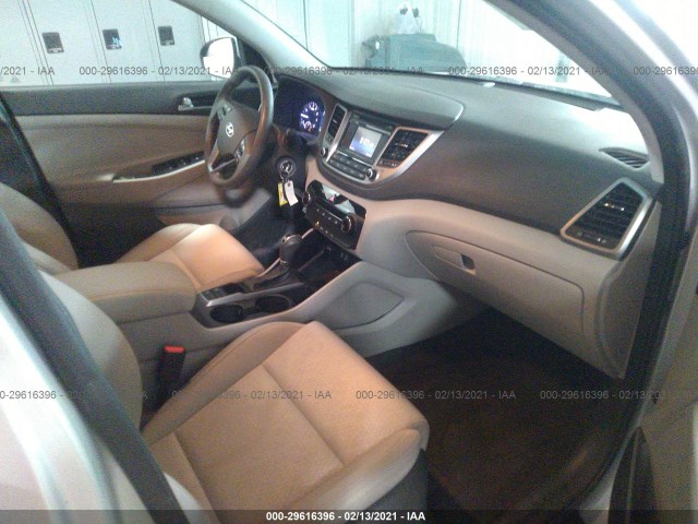 Photo 4 VIN: KM8J33A47GU160065 - HYUNDAI TUCSON 