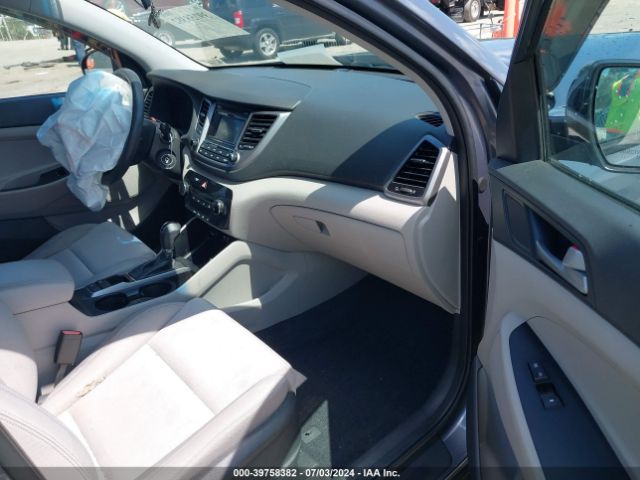 Photo 4 VIN: KM8J33A47GU239249 - HYUNDAI TUCSON 