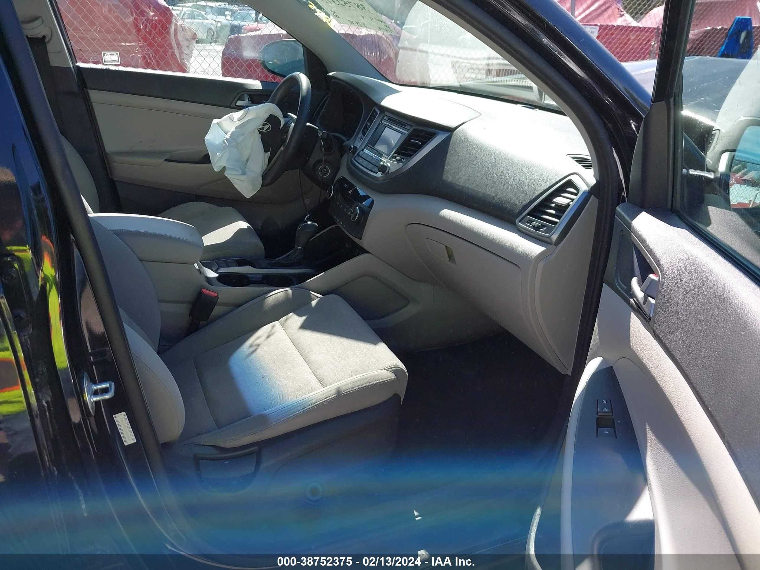 Photo 4 VIN: KM8J33A47HU365824 - HYUNDAI TUCSON 