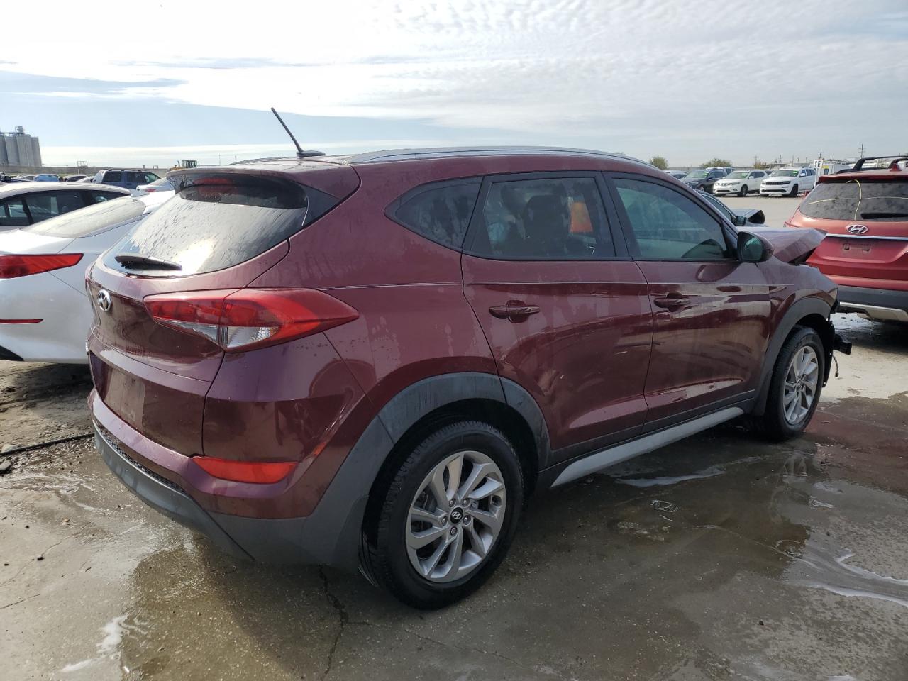 Photo 2 VIN: KM8J33A47HU451618 - HYUNDAI TUCSON 