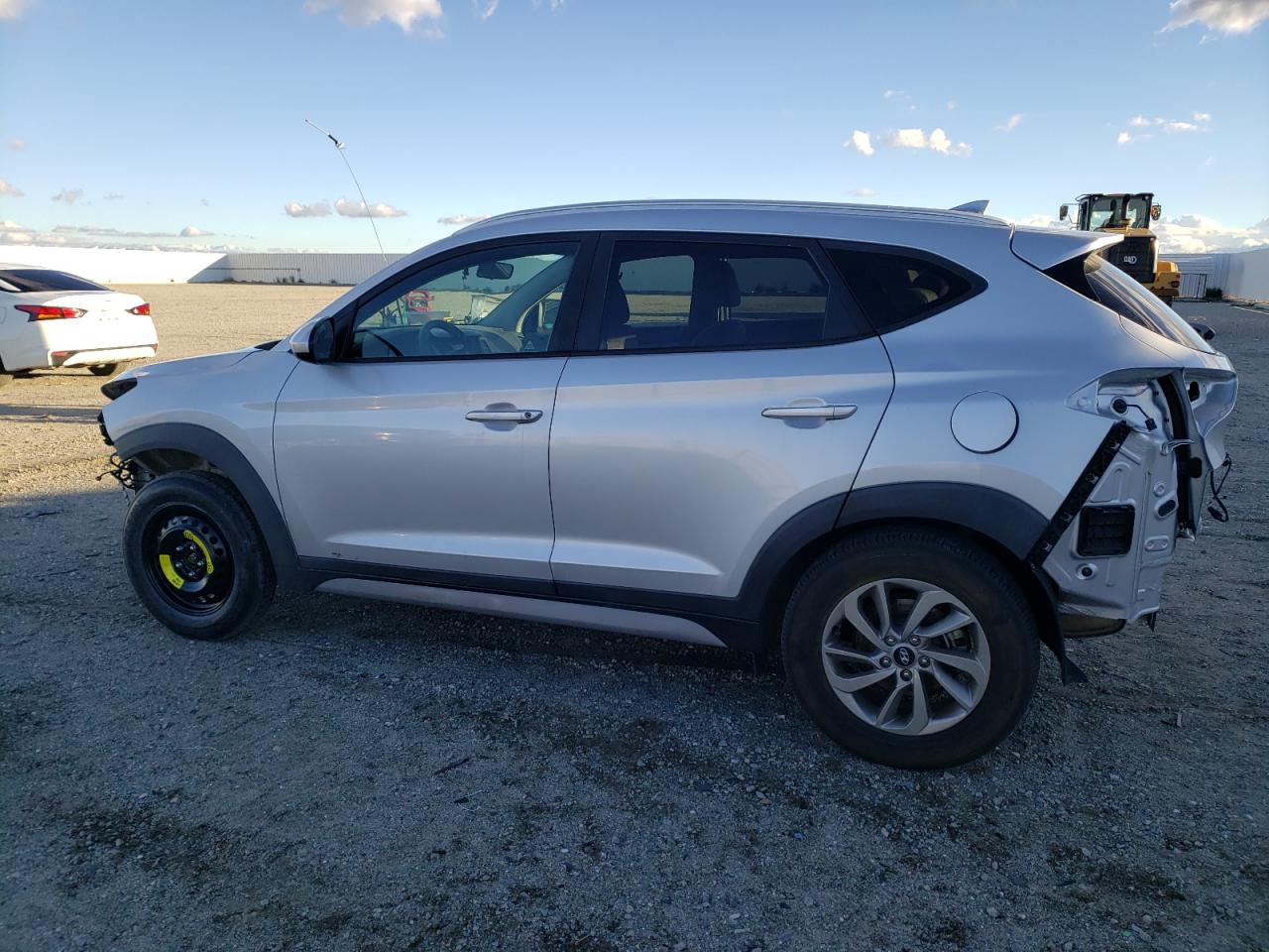 Photo 1 VIN: KM8J33A47JU665711 - HYUNDAI TUCSON 