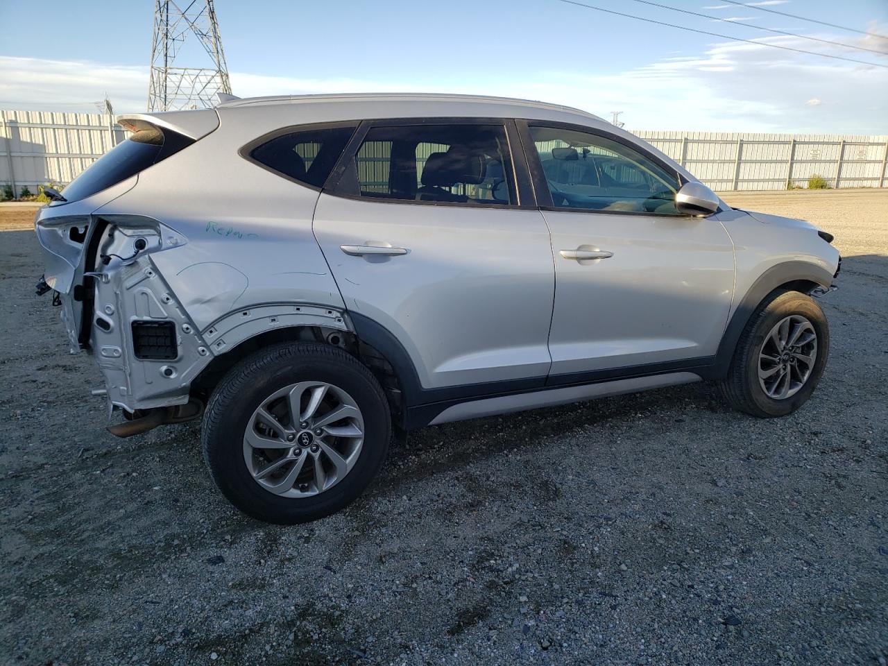 Photo 2 VIN: KM8J33A47JU665711 - HYUNDAI TUCSON 