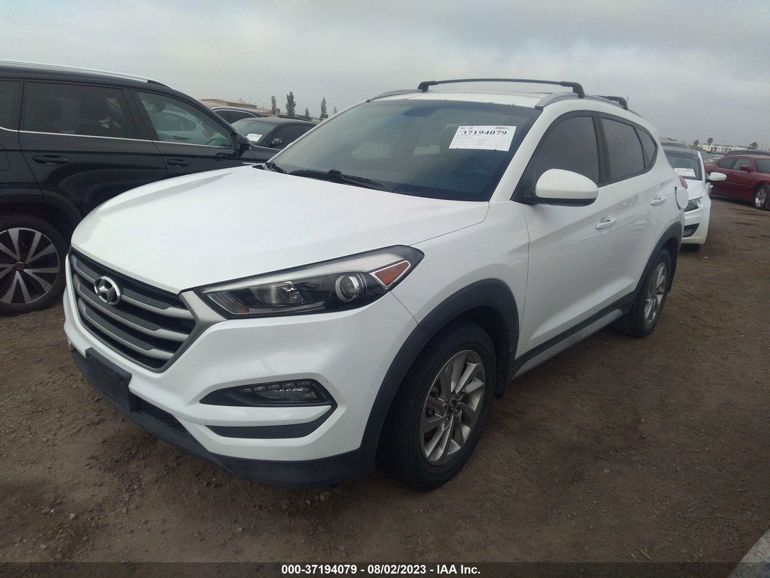 Photo 1 VIN: KM8J33A47JU676563 - HYUNDAI TUCSON 