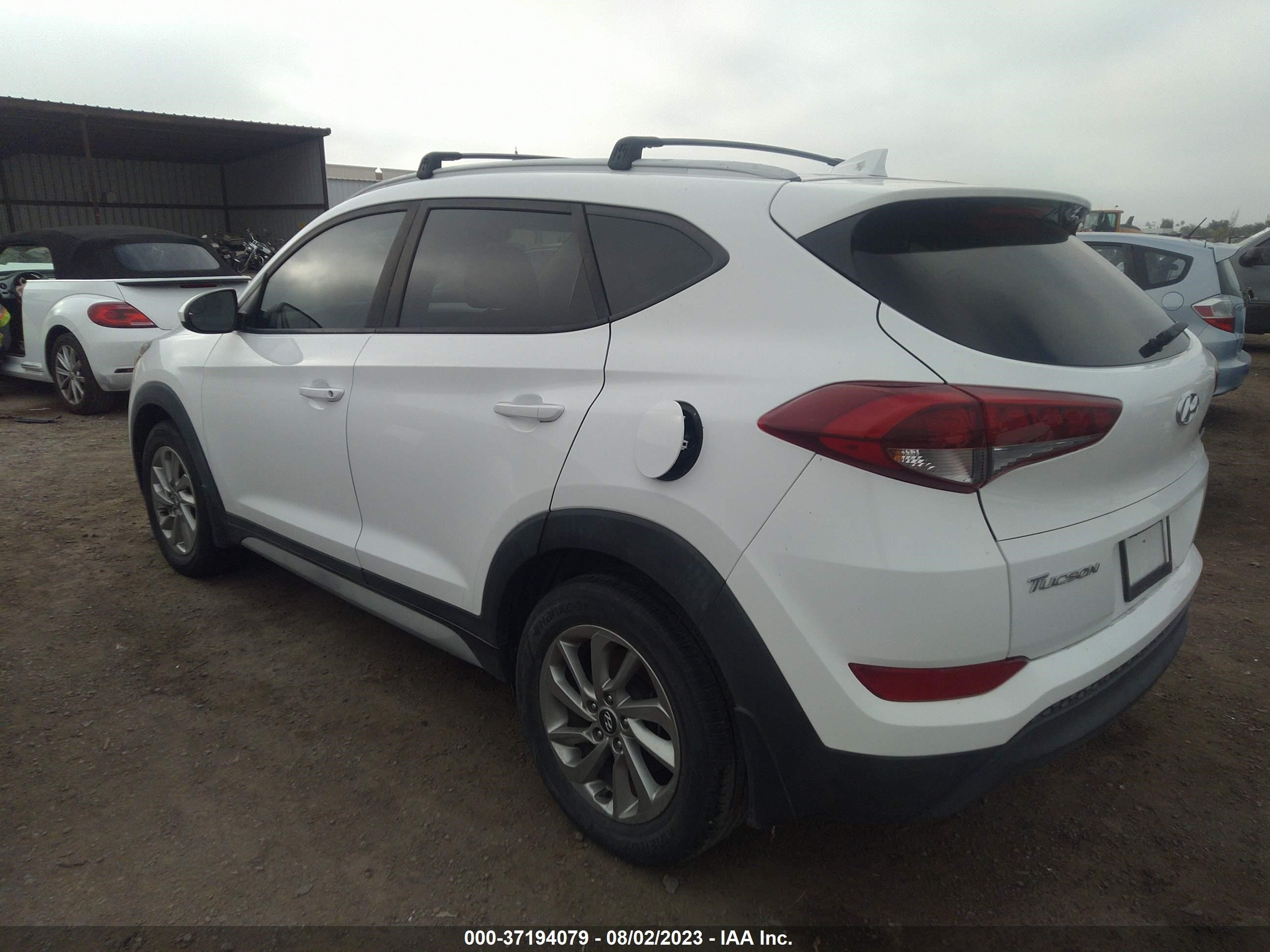 Photo 2 VIN: KM8J33A47JU676563 - HYUNDAI TUCSON 