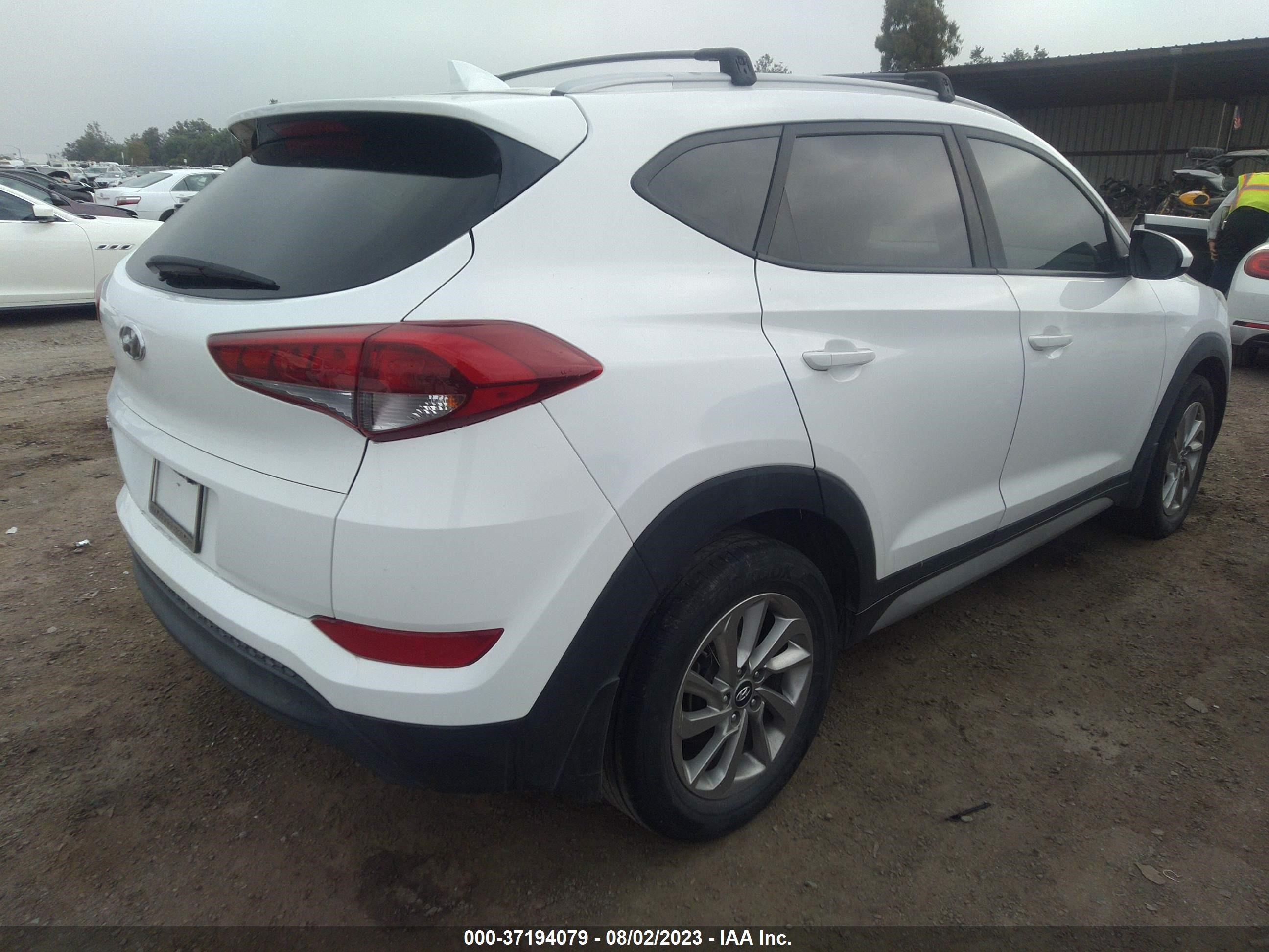 Photo 3 VIN: KM8J33A47JU676563 - HYUNDAI TUCSON 