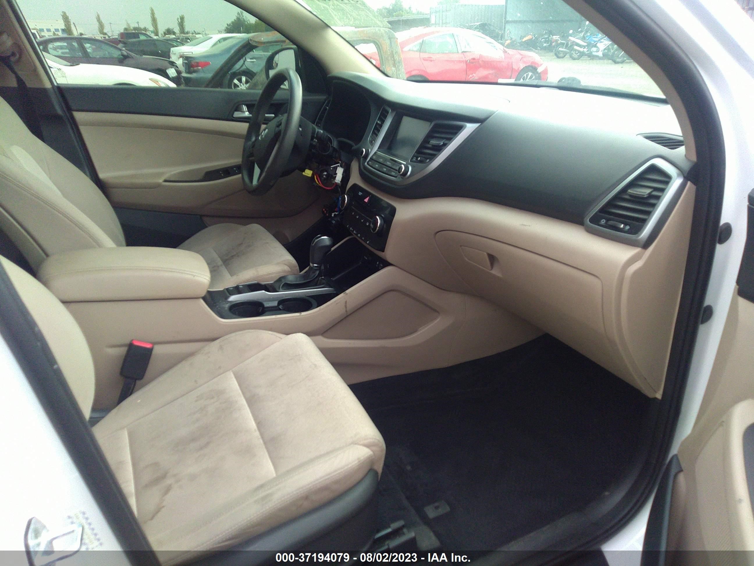 Photo 4 VIN: KM8J33A47JU676563 - HYUNDAI TUCSON 