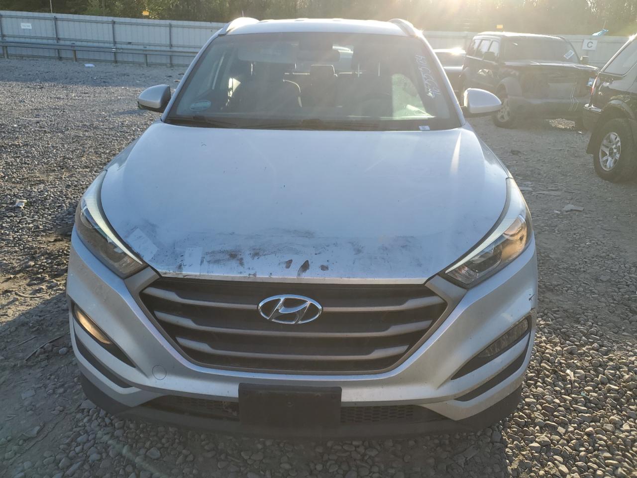 Photo 4 VIN: KM8J33A48GU174217 - HYUNDAI TUCSON 