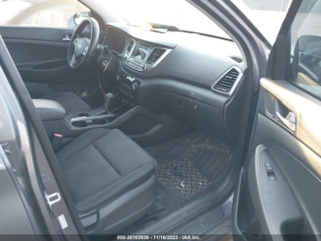 Photo 4 VIN: KM8J33A48GU220628 - HYUNDAI TUCSON 