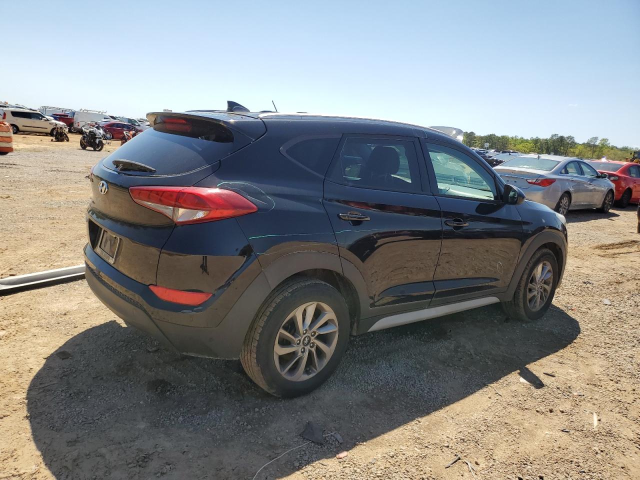 Photo 2 VIN: KM8J33A48JU603623 - HYUNDAI TUCSON 