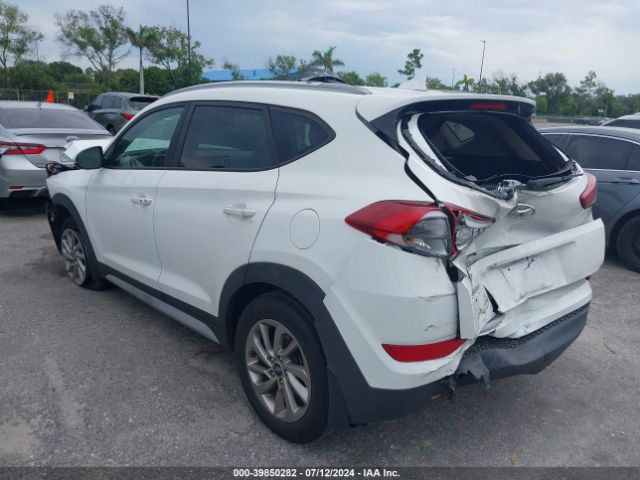 Photo 2 VIN: KM8J33A48JU631812 - HYUNDAI TUCSON 