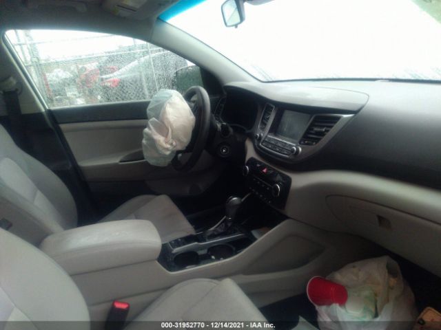 Photo 4 VIN: KM8J33A48JU678810 - HYUNDAI TUCSON 