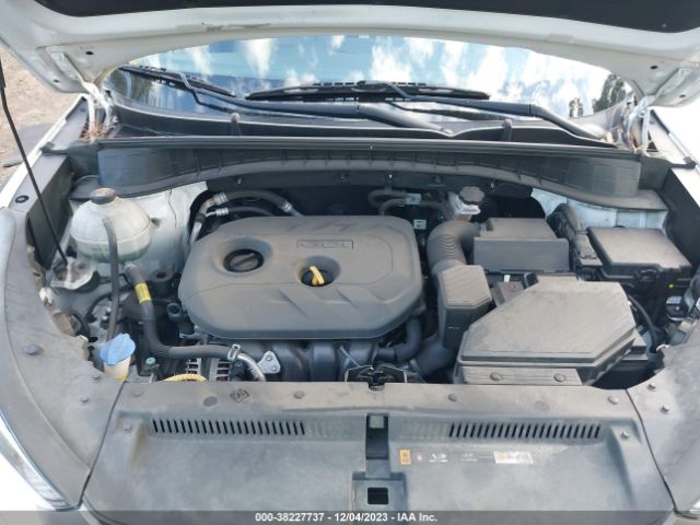 Photo 9 VIN: KM8J33A48JU738200 - HYUNDAI TUCSON 