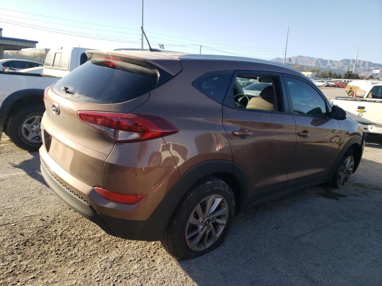 Photo 2 VIN: KM8J33A49GU041207 - HYUNDAI TUCSON 