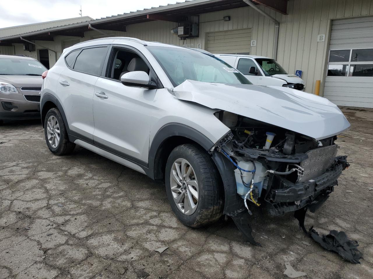 Photo 3 VIN: KM8J33A49JU639630 - HYUNDAI TUCSON 