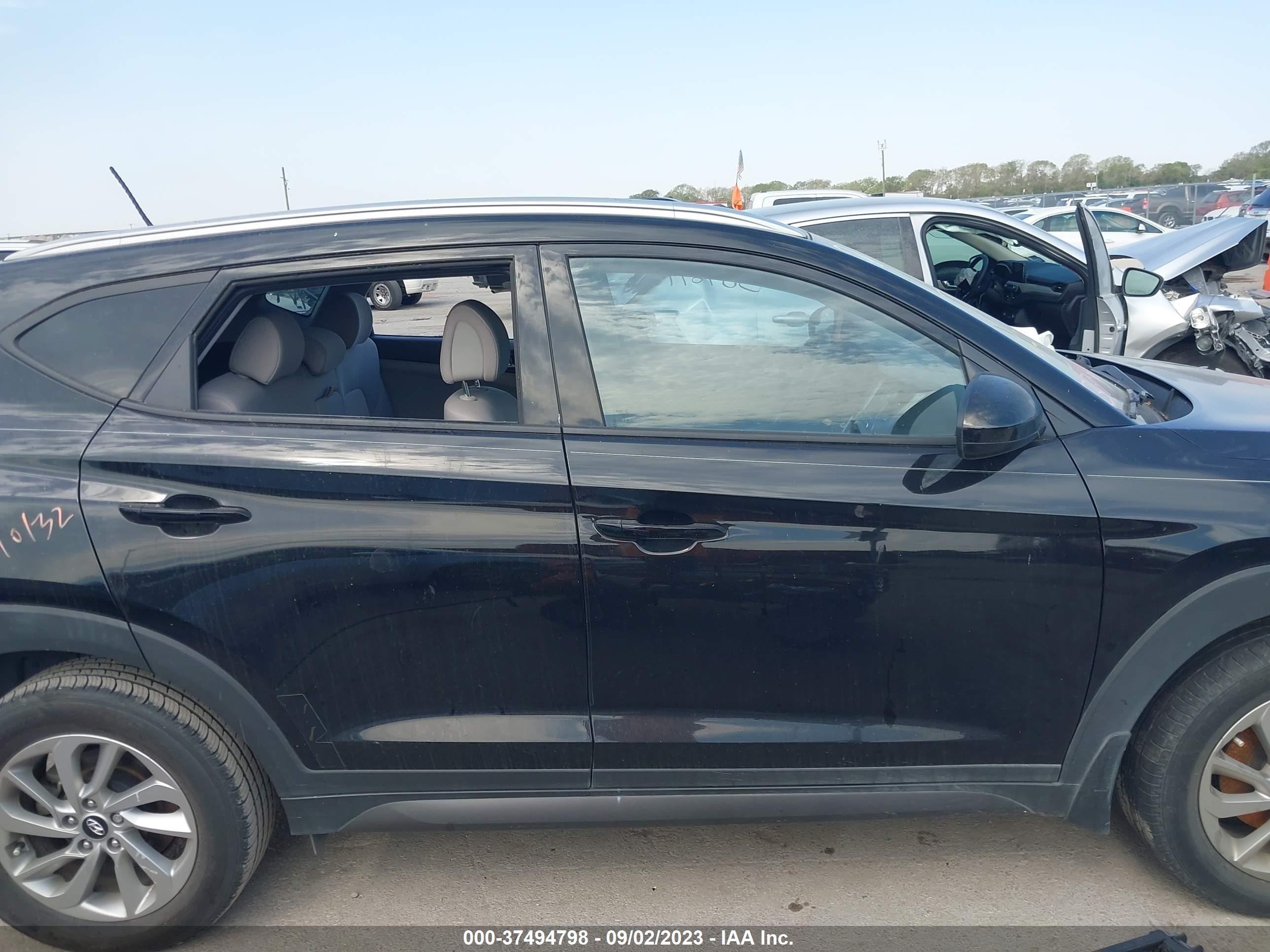 Photo 13 VIN: KM8J33A4XGU225961 - HYUNDAI TUCSON 