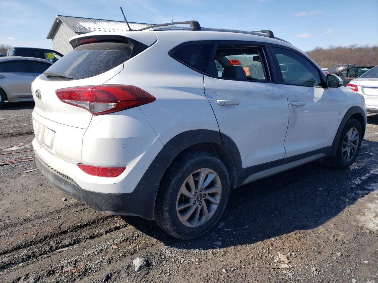 Photo 2 VIN: KM8J33A4XHU339332 - HYUNDAI TUCSON 