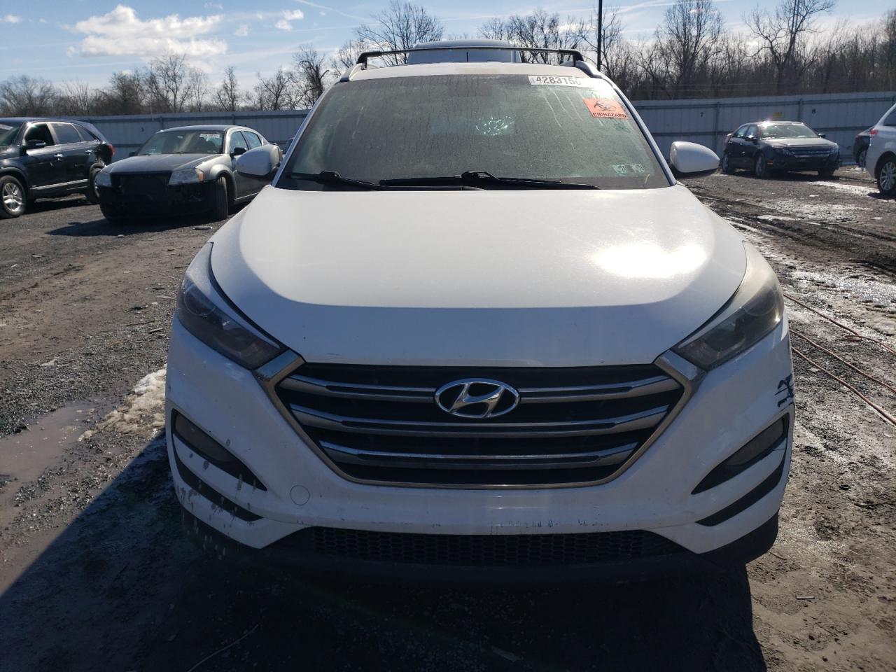 Photo 4 VIN: KM8J33A4XHU339332 - HYUNDAI TUCSON 