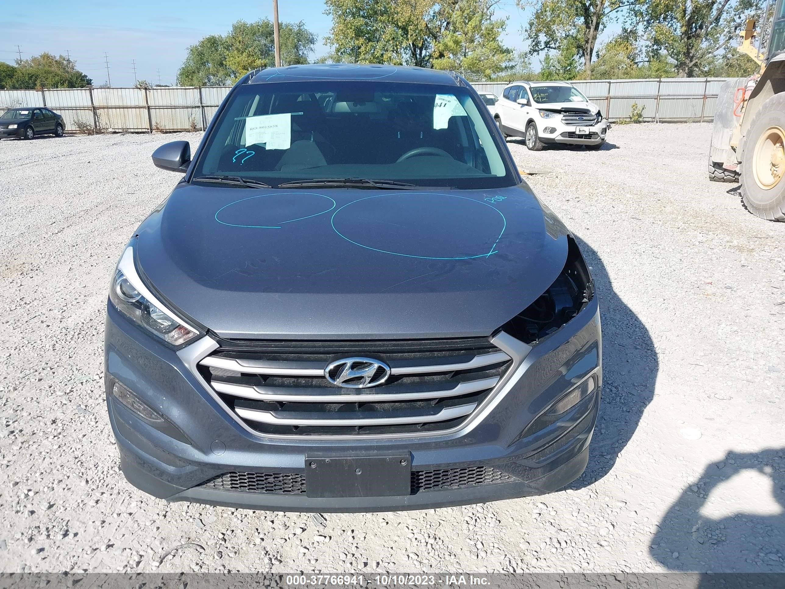 Photo 11 VIN: KM8J33A4XHU443075 - HYUNDAI TUCSON 