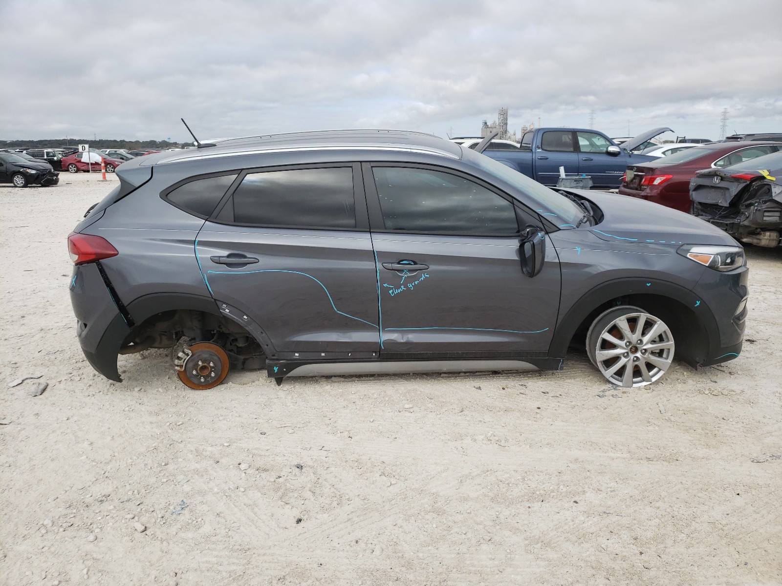 Photo 8 VIN: KM8J33A4XHU486363 - HYUNDAI TUCSON LIM 