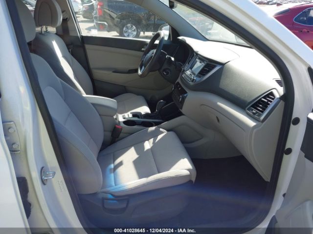 Photo 4 VIN: KM8J33A4XHU505767 - HYUNDAI TUCSON 