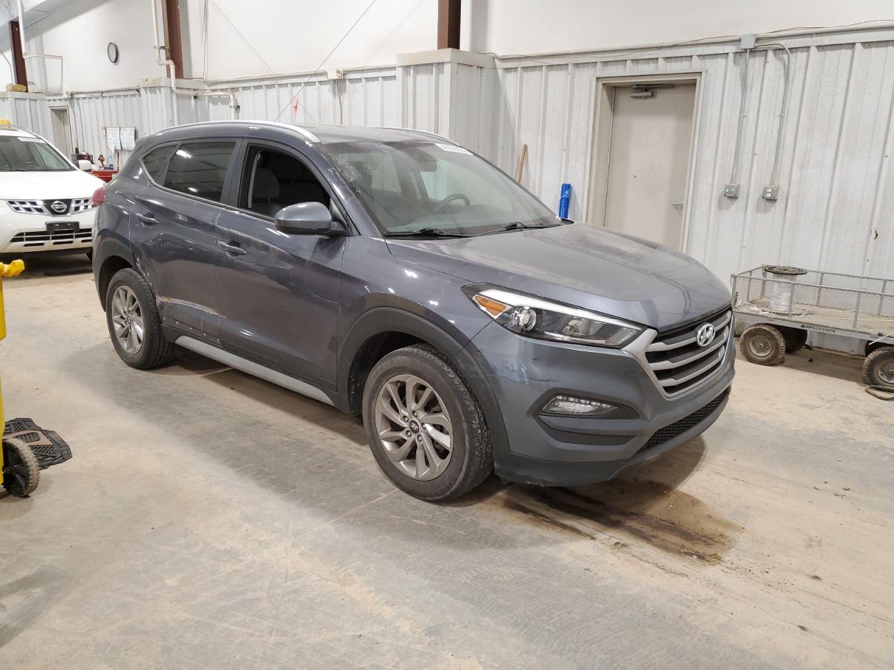 Photo 3 VIN: KM8J33A4XJU604630 - HYUNDAI TUCSON 