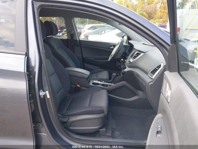 Photo 4 VIN: KM8J33A4XJU608385 - HYUNDAI TUCSON 