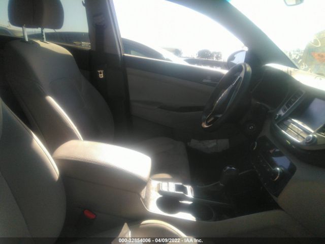 Photo 4 VIN: KM8J33A4XJU624814 - HYUNDAI TUCSON 