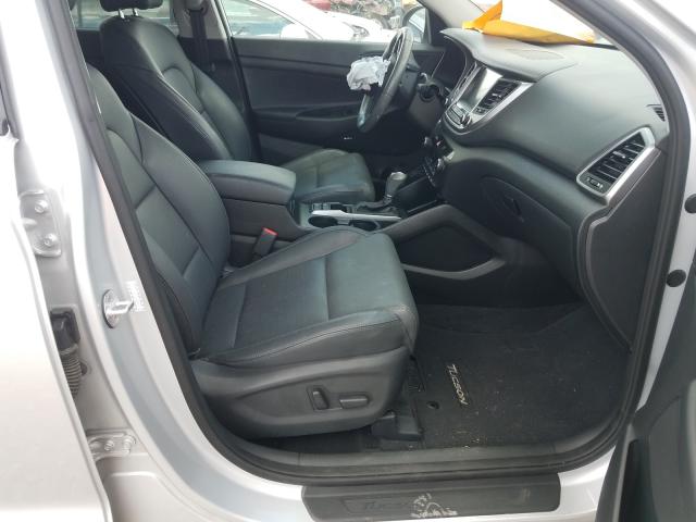 Photo 4 VIN: KM8J33A4XJU693177 - HYUNDAI TUCSON SEL 