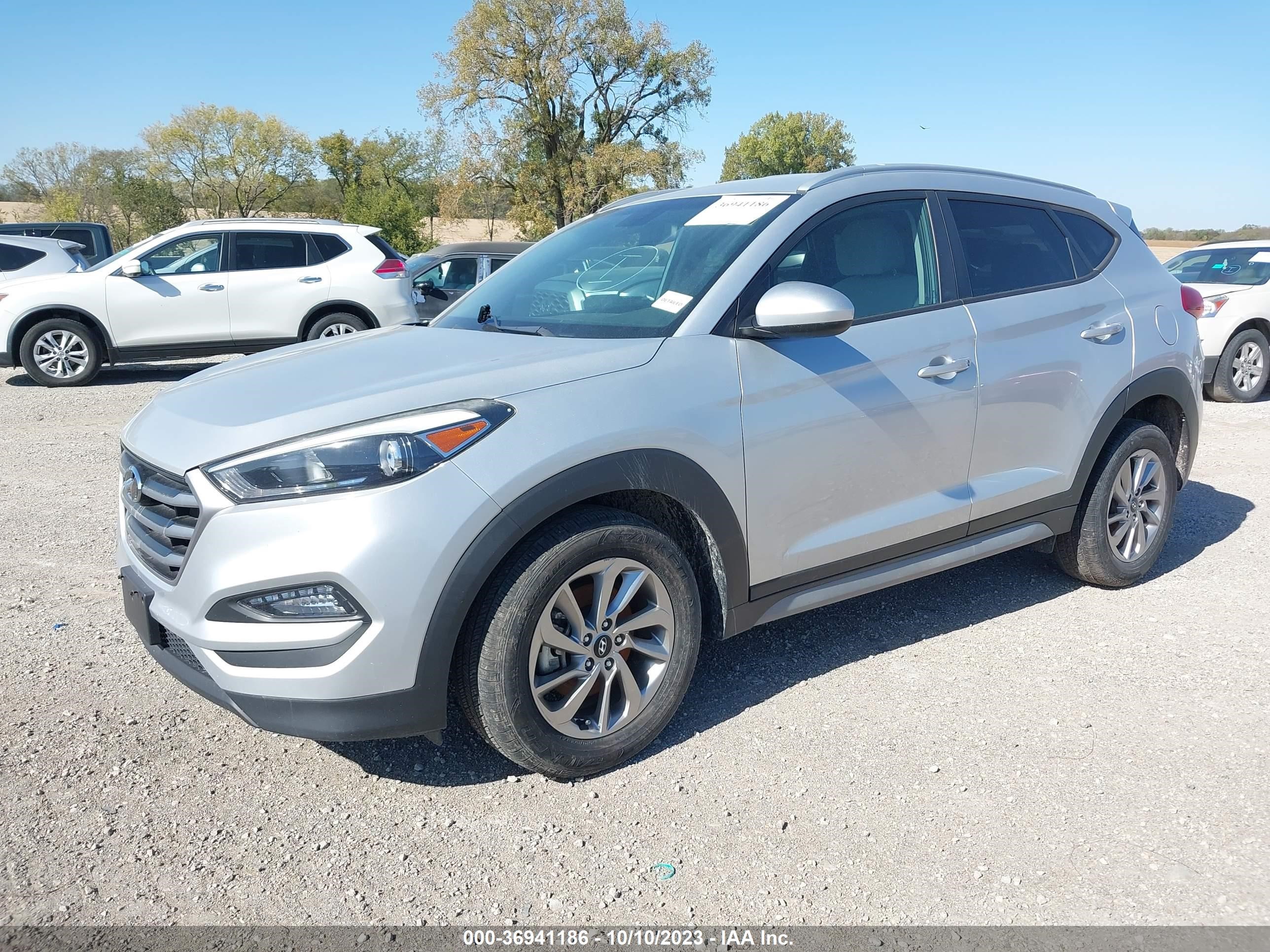 Photo 1 VIN: KM8J33A4XJU693311 - HYUNDAI TUCSON 