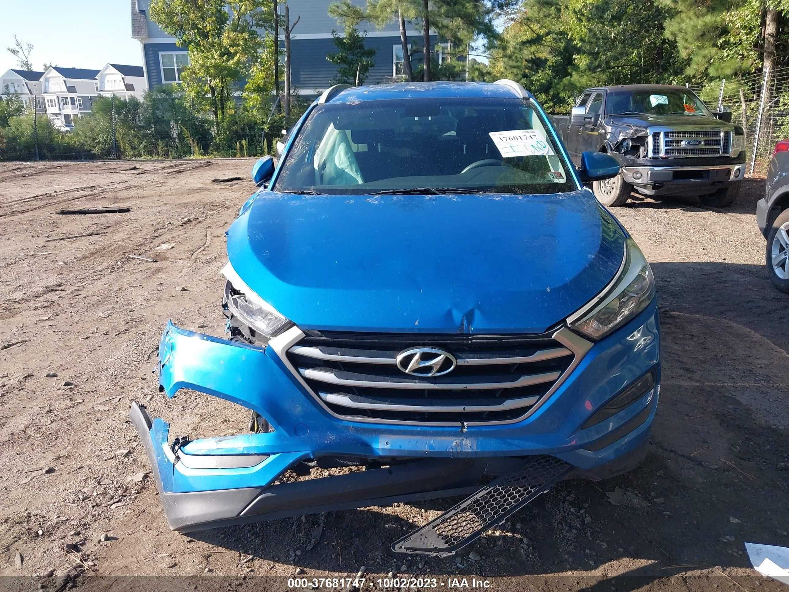 Photo 10 VIN: KM8J33A4XJU704758 - HYUNDAI TUCSON 