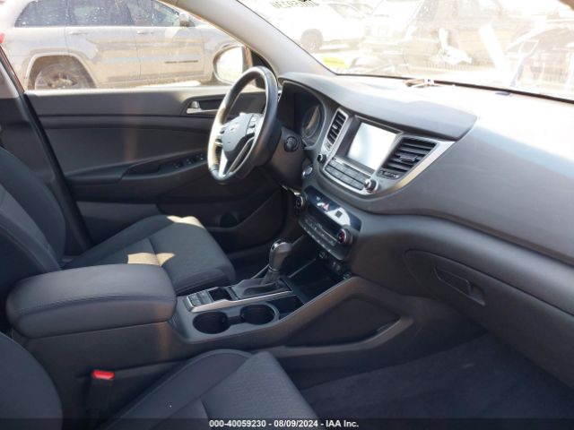 Photo 4 VIN: KM8J33AL0JU803354 - HYUNDAI TUCSON 