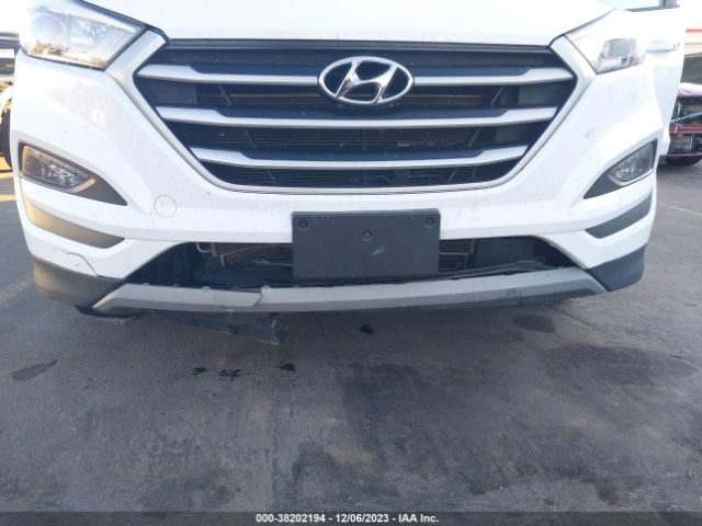 Photo 5 VIN: KM8J33AL2JU761849 - HYUNDAI TUCSON 