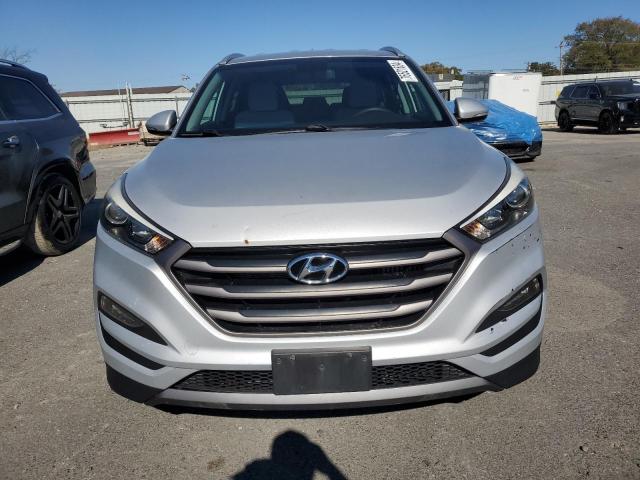 Photo 4 VIN: KM8J3CA20GU223036 - HYUNDAI TUCSON LIM 