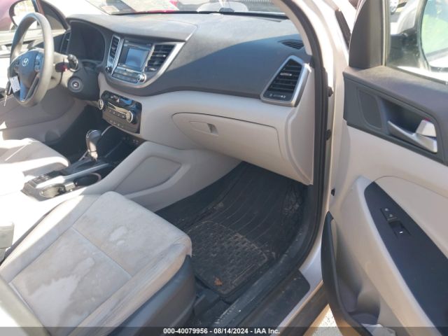 Photo 4 VIN: KM8J3CA20GU225756 - HYUNDAI TUCSON 