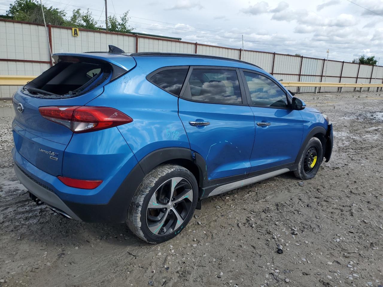 Photo 2 VIN: KM8J3CA20HU390367 - HYUNDAI TUCSON 