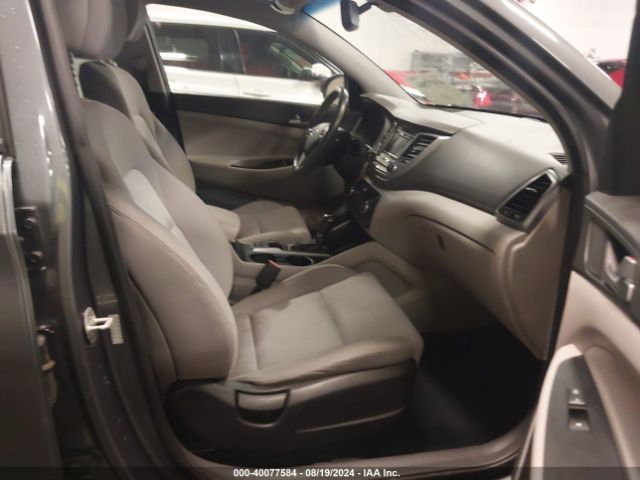 Photo 4 VIN: KM8J3CA21GU044200 - HYUNDAI TUCSON 