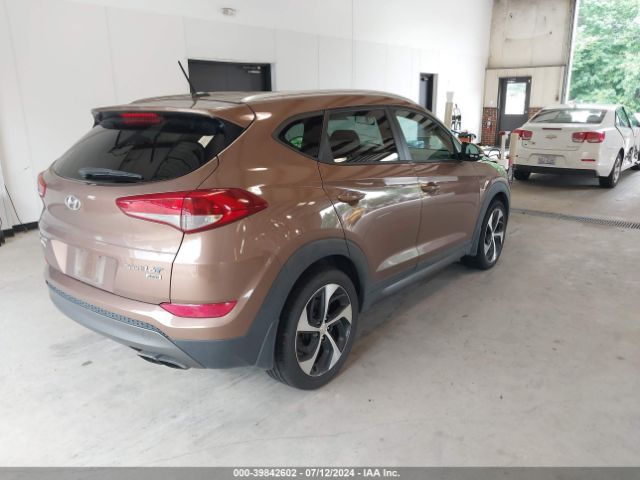 Photo 3 VIN: KM8J3CA21GU044780 - HYUNDAI TUCSON 