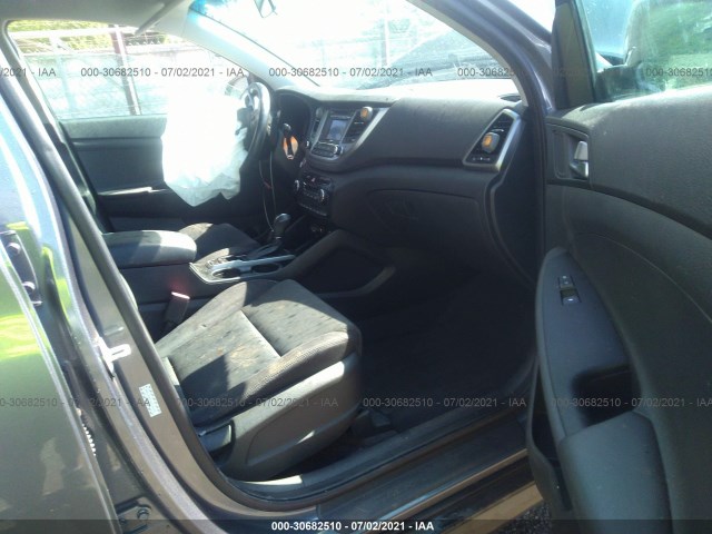 Photo 4 VIN: KM8J3CA21GU130008 - HYUNDAI TUCSON 