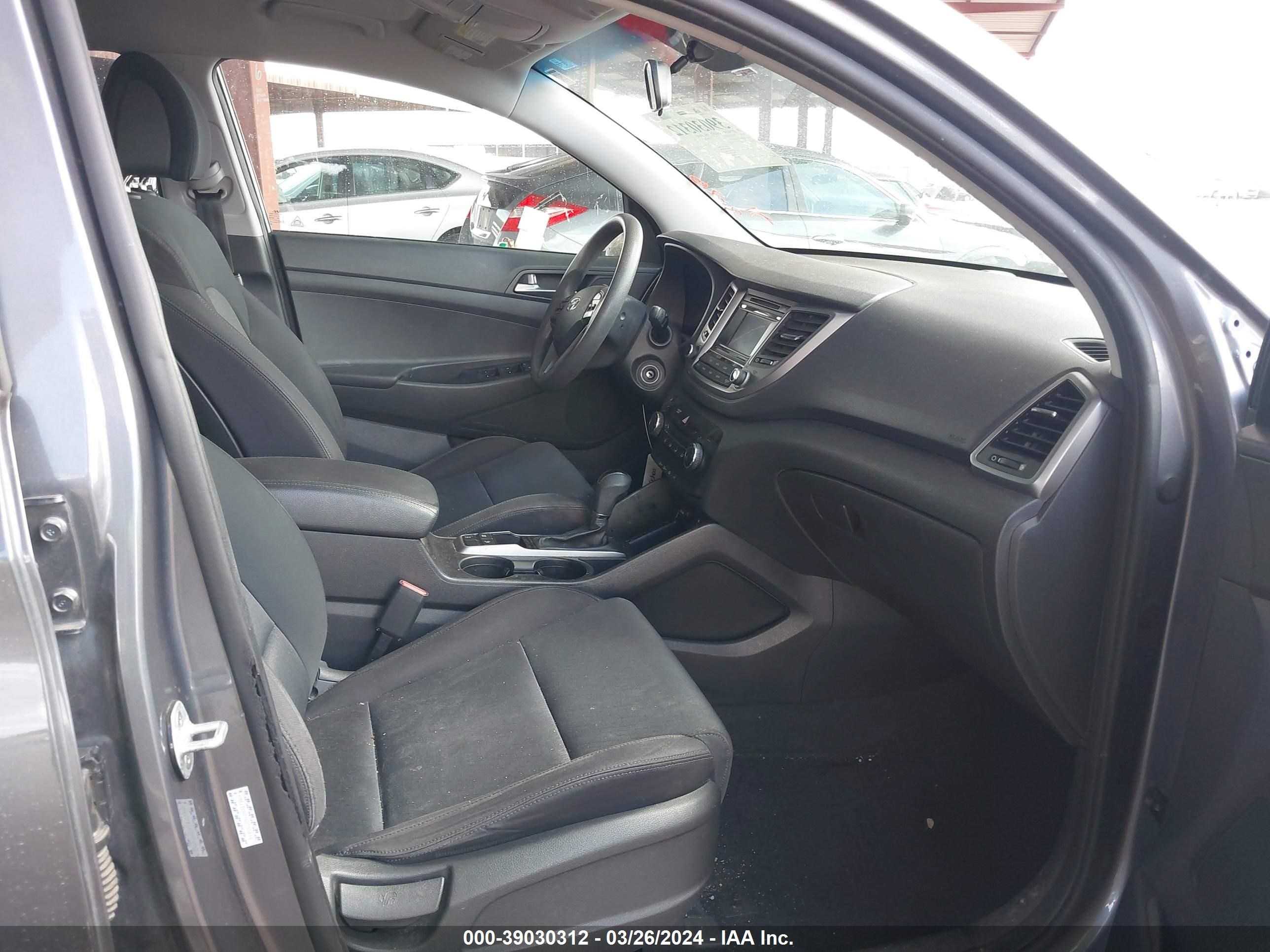 Photo 4 VIN: KM8J3CA21GU157614 - HYUNDAI TUCSON 